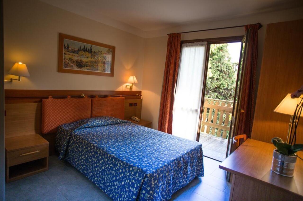 Hotel Ristorante La Perla Varallo Pombia Esterno foto