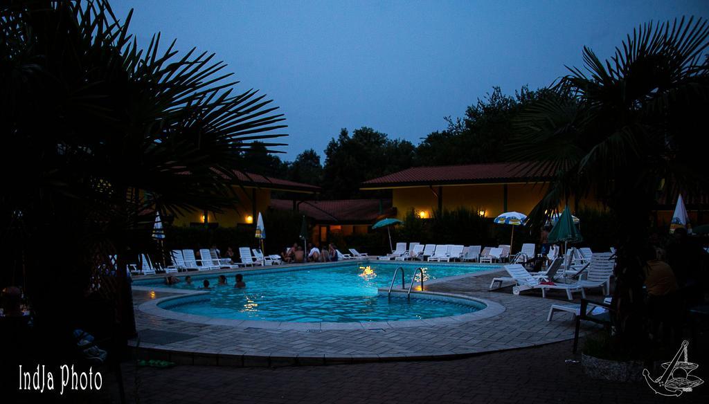 Hotel Ristorante La Perla Varallo Pombia Esterno foto
