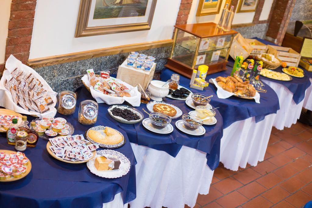 Hotel Ristorante La Perla Varallo Pombia Esterno foto