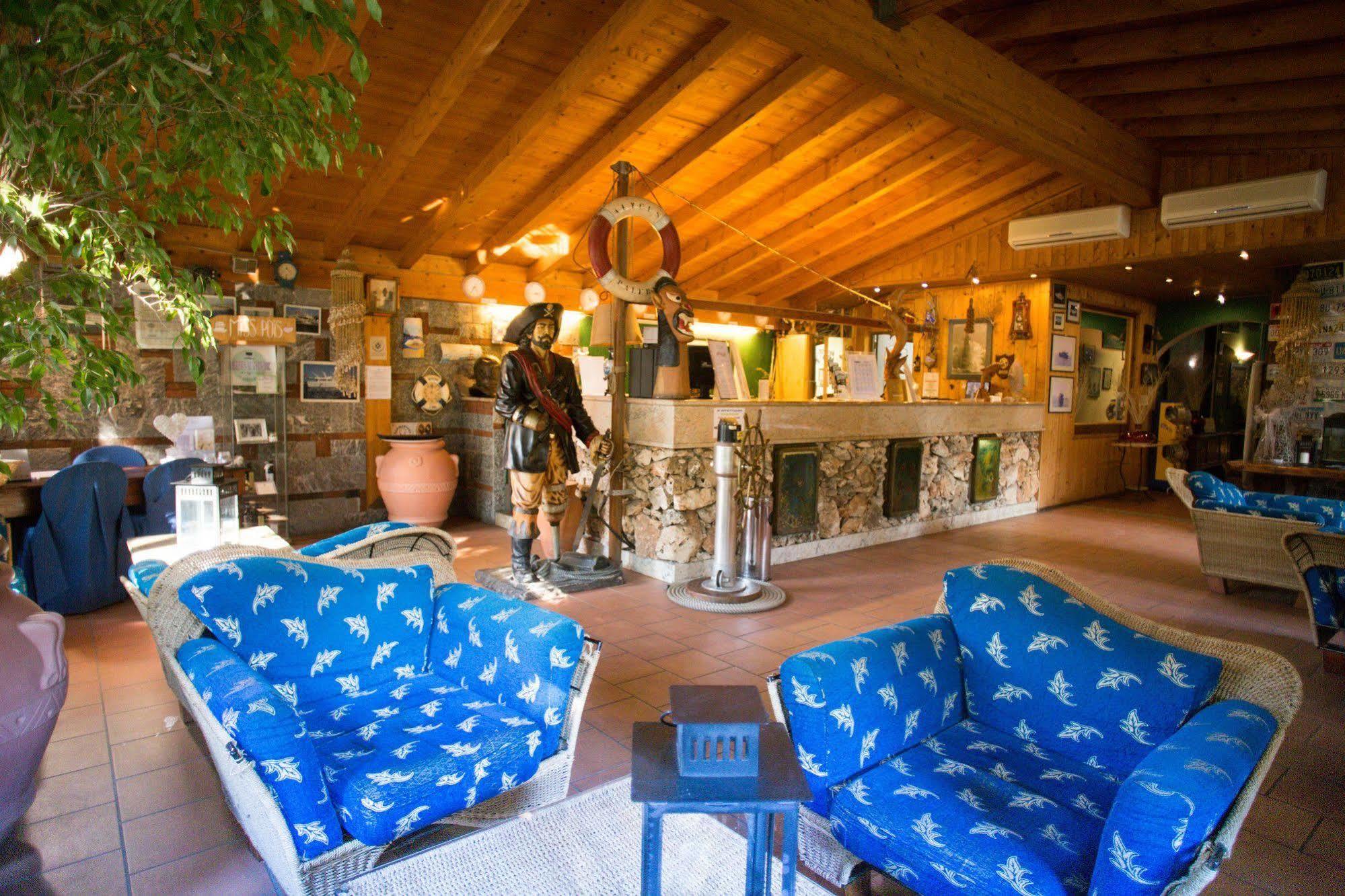 Hotel Ristorante La Perla Varallo Pombia Esterno foto