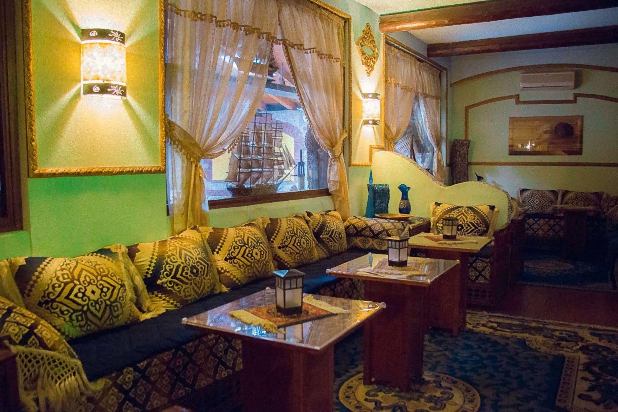 Hotel Ristorante La Perla Varallo Pombia Esterno foto